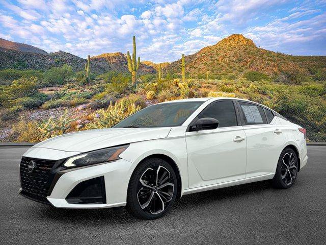 Used 2023 Nissan Altima 2.5 SR w/ SR Premium Package FWD image 8