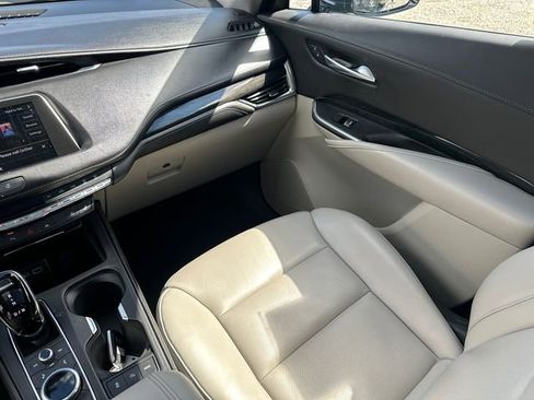 Used 2023 Cadillac XT4 Premium Luxury AWD/4WD image 28