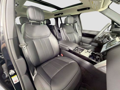 Certified 2025 Land Rover Range Rover SE AWD/4WD image 29