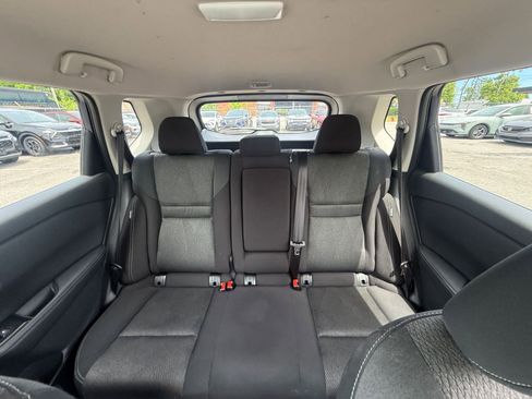 Used 2025 Nissan Rogue SV FWD image 39