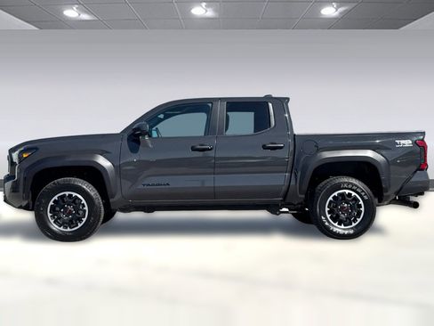 Used 2025 Toyota Tacoma TRD Off-Road AWD/4WD image 6