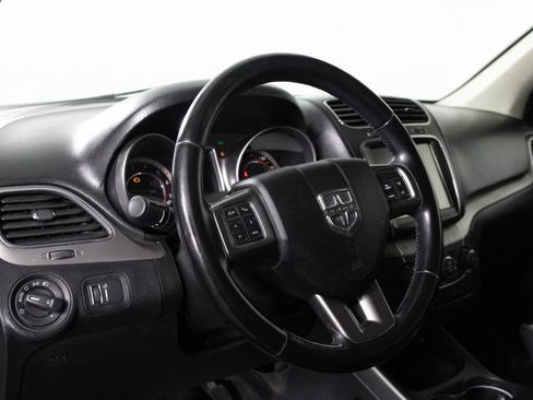 Used 2019 Dodge Journey Crossroad image 4