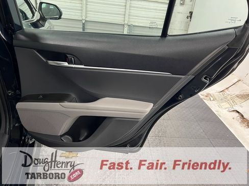 Used 2021 Toyota Camry SE image 37