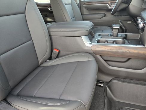 New 2026 GMC Sierra 1500 SLT w/ SLT Premium Plus Package image 9