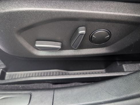 Used 2024 Ford Edge SEL w/ Convenience Package image 17