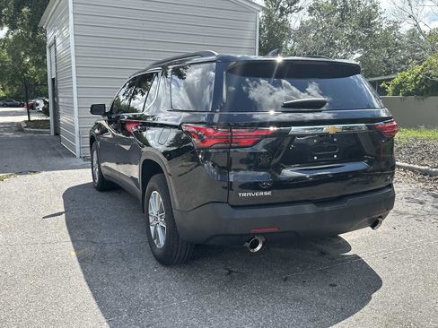 Used 2023 Chevrolet Traverse LT FWD image 4