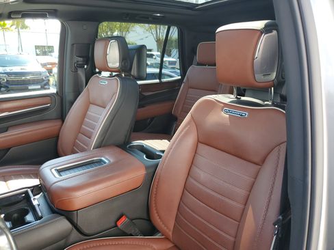 Used 2023 GMC Yukon Denali Ultimate image 22