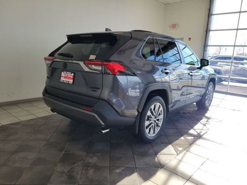 Used 2020 Toyota RAV4 Limited image 6