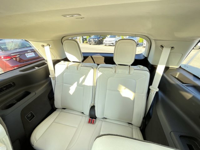 Used 2023 Lincoln Aviator Black Label w/ Jet Package AWD/4WD image 17