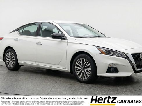 Used 2025 Nissan Altima 2.5 SV image 1
