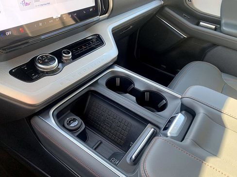 Used 2025 Ford Expedition Max Active image 19