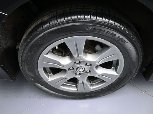 Certified 2019 Toyota Sienna SE w/ SE Preferred Package AWD/4WD image 12