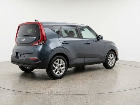 Used 2025 Kia Soul LX w/ LX Technology Package FWD image 9