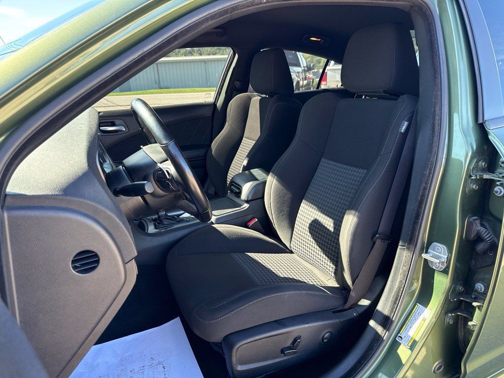 Used 2022 Dodge Charger R/T w/ Blacktop Package RWD image 2