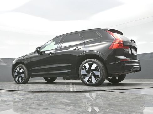 Used 2023 Volvo XC60 T8 Ultimate w/ Climate Package image 31
