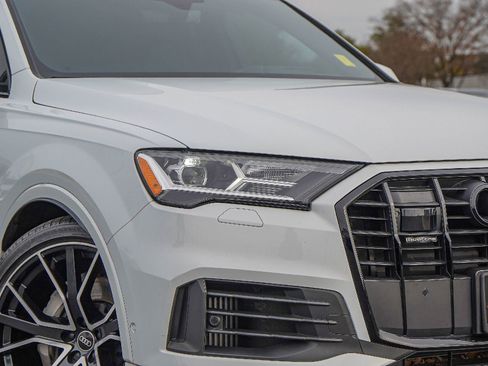 Used 2022 Audi Q7 3.0T Prestige w/ Prestige Package image 2