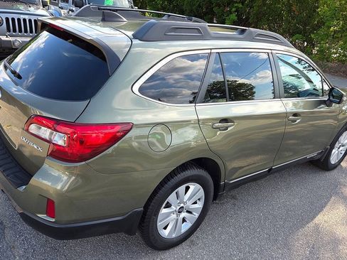 Used 2016 Subaru Outback 2.5i Premium AWD/4WD image 13