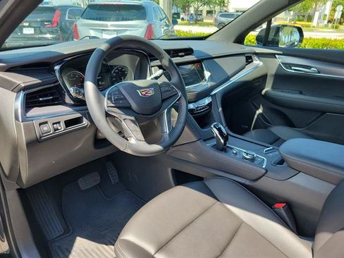 Certified 2025 Cadillac XT5 Luxury FWD image 36