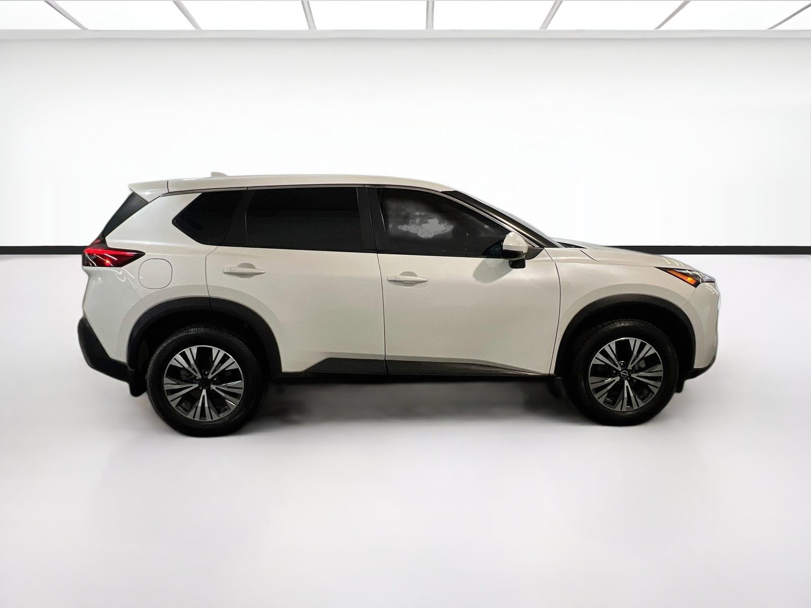 Used 2023 Nissan Rogue SV FWD image 23