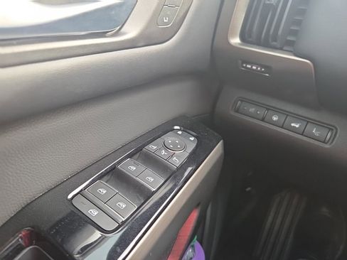 Used 2025 Nissan Pathfinder Platinum FWD image 14