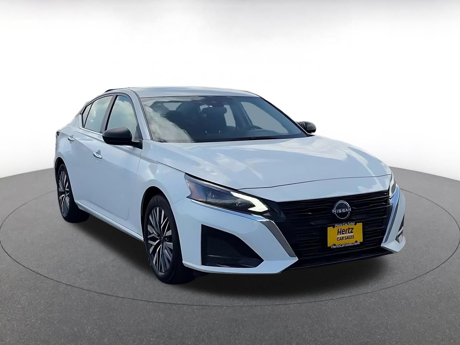 Used 2025 Nissan Altima 2.5 SV FWD image 3