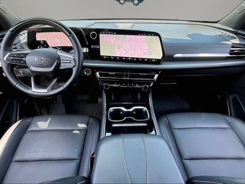 Used 2024 Chevrolet Traverse LT w/ Enhanced Driving Package FWD image 7