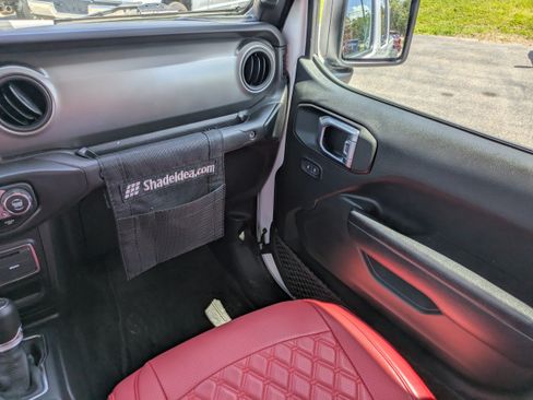 Used 2022 Jeep Gladiator Sport AWD/4WD image 16