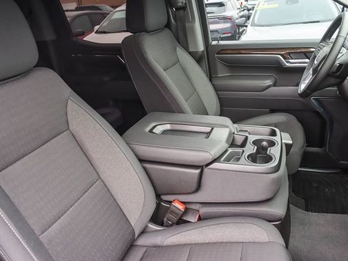 Used 2025 GMC Sierra 1500 Elevation image 39