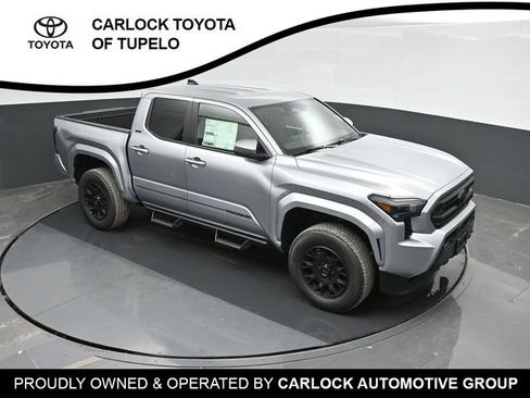 Used 2025 Toyota Tacoma SR5 AWD/4WD image 31
