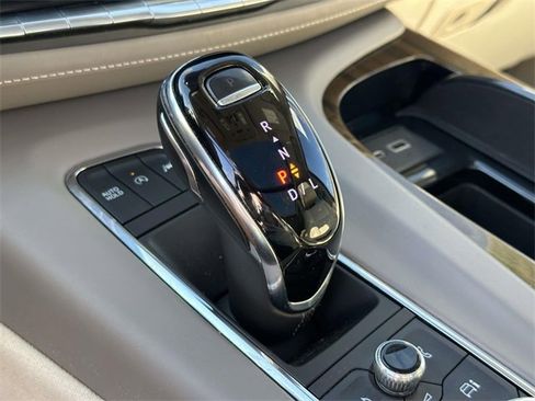 Used 2022 Cadillac Escalade Sport Platinum image 22