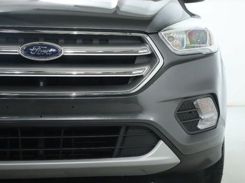 Used 2017 Ford Escape SE w/ Equipment Group 201A FWD image 7