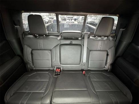 Used 2019 Chevrolet Silverado 1500 High Country image 23