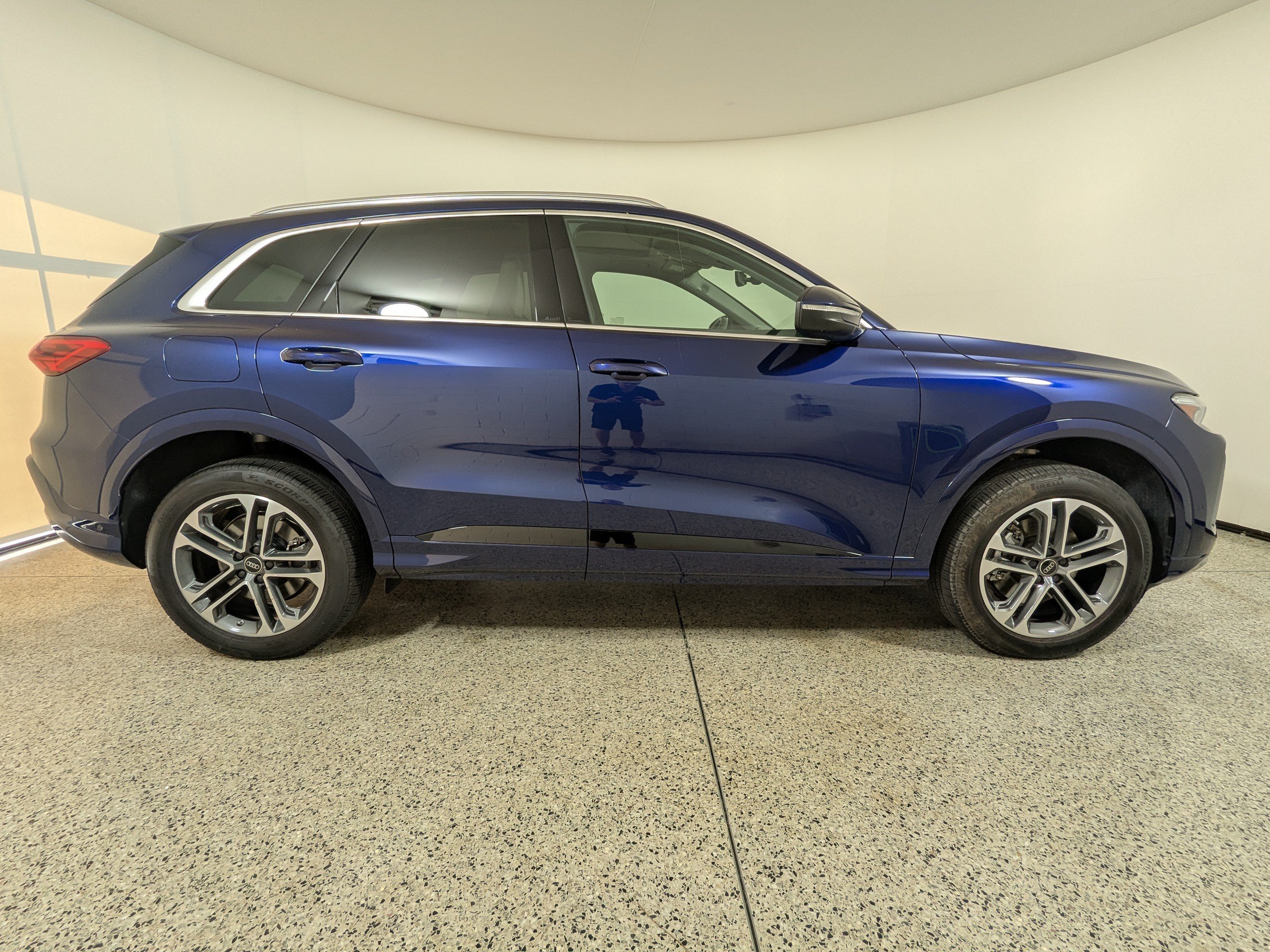 Certified 2025 Audi Q5 Premium Plus w/ Premium Plus AWD/4WD image 8
