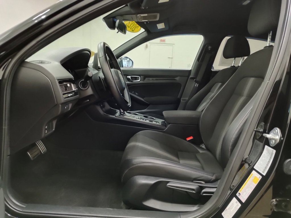 Used 2023 Honda Civic Sport image 9