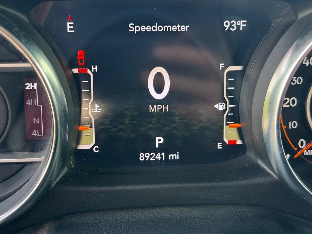 Used 2022 Jeep Gladiator Overland AWD/4WD image 2