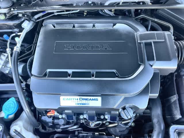 Used 2017 Honda Accord Touring image 10