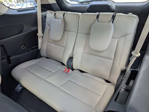 Used 2020 Ford Explorer XLT w/ Equipment Group 202A RWD image 15