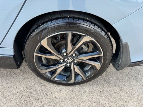 Used 2019 Honda Civic Sport Touring image 9