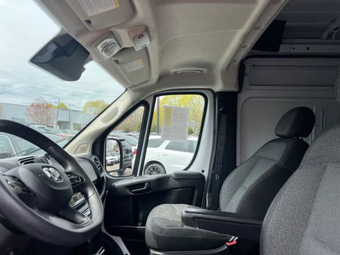 Used 2023 RAM ProMaster 2500 FWD image 12