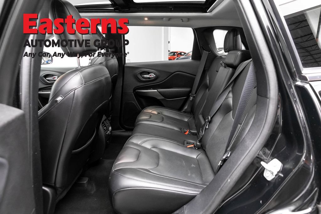Used 2021 Jeep Cherokee Limited w/ Mopar Interior Package AWD/4WD image 24