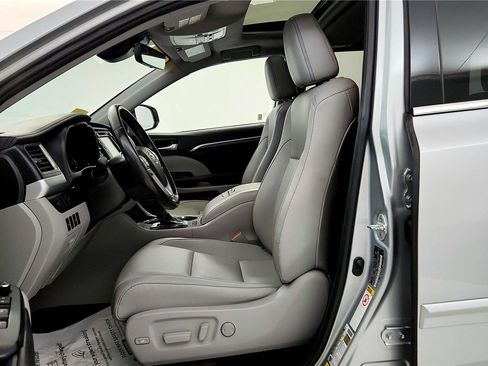 Certified 2019 Toyota Highlander Limited image 38