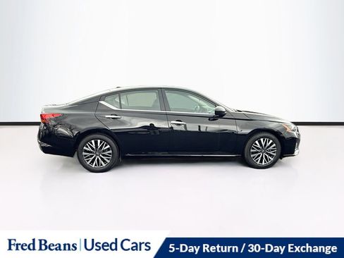 Used 2025 Nissan Altima 2.5 SV image 9