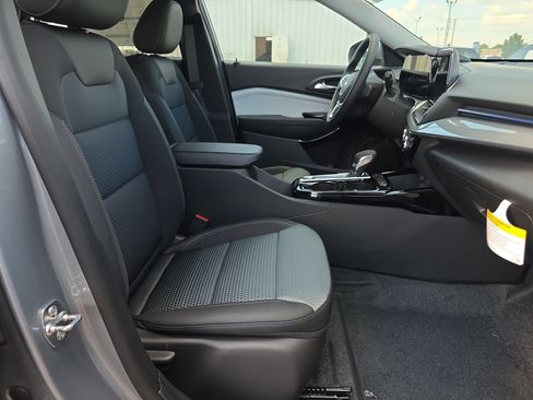 New 2026 Chevrolet Trax LT w/ Driver Confidence Package FWD image 15