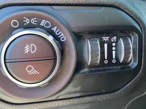 Used 2020 Jeep Gladiator Sport w/ Quick Order Package 24S image 35