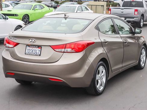 Used 2013 Hyundai Elantra GLS w/ Preferred Pkg image 4
