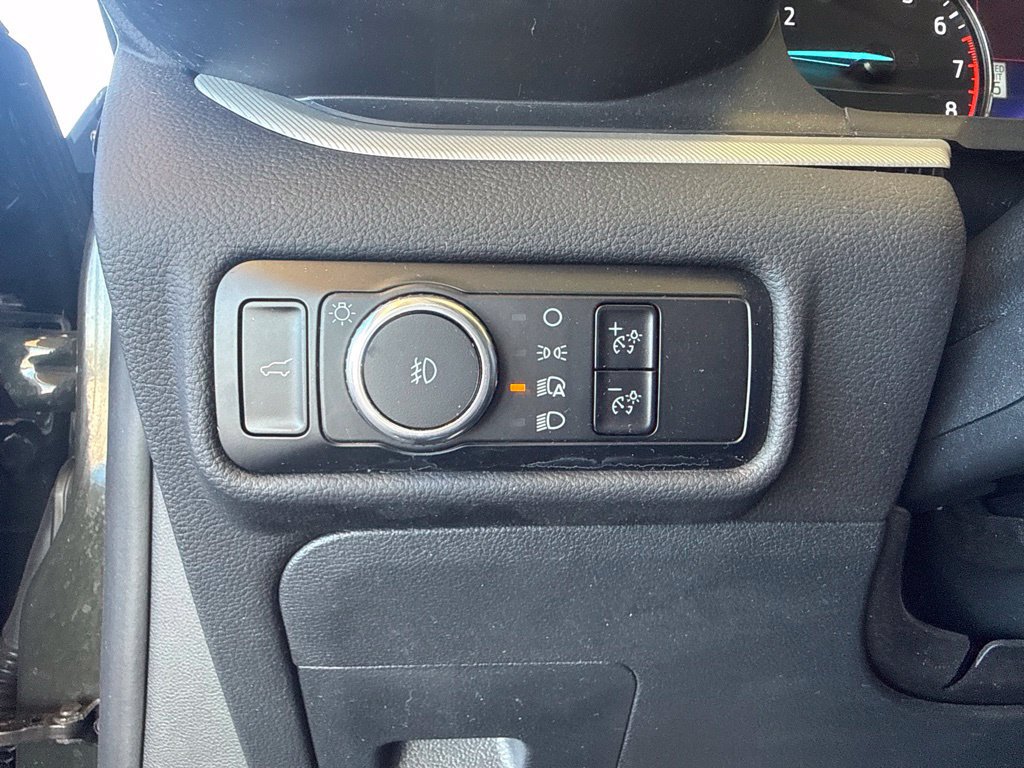 Used 2023 Ford Explorer XLT w/ Equipment Group 202A AWD/4WD image 15
