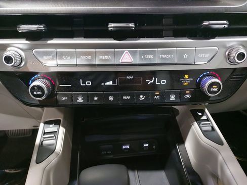 Used 2025 Kia Telluride S AWD/4WD image 25