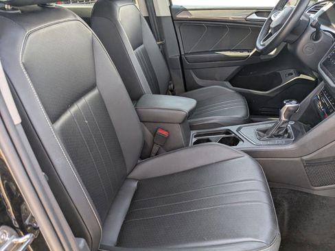 Used 2024 Volkswagen Tiguan SE image 24