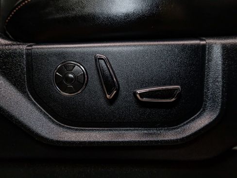 Used 2021 Ford F250 Platinum w/ FX4 Off-Road Package image 25