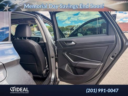 Used 2019 Volkswagen Jetta SE w/ Cold Weather Package FWD image 20